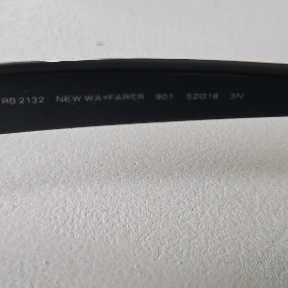 Ray-Ban Classic Black Sunglasses RB2132 New Wayfarer And Case - Picture 4 of 5